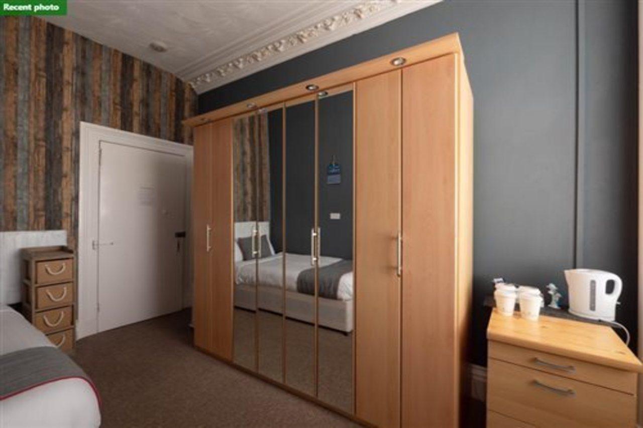 Oyo Pier Hotel Rhyl Buitenkant foto