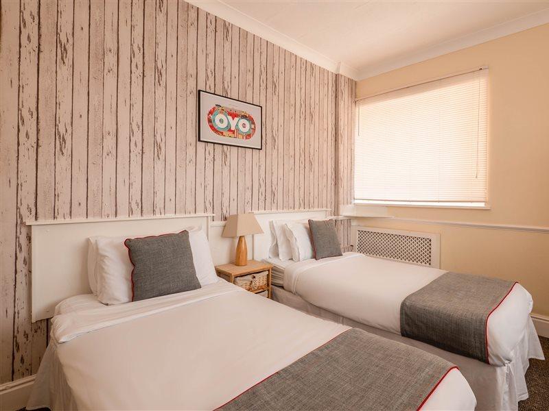 Oyo Pier Hotel Rhyl Buitenkant foto