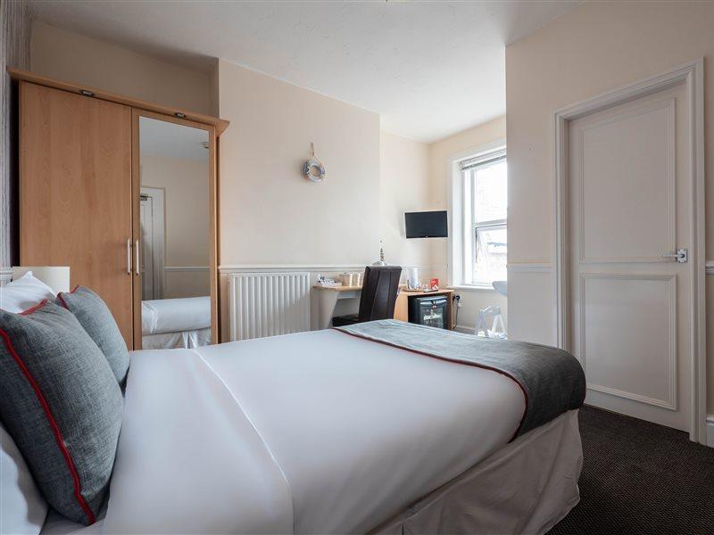 Oyo Pier Hotel Rhyl Buitenkant foto