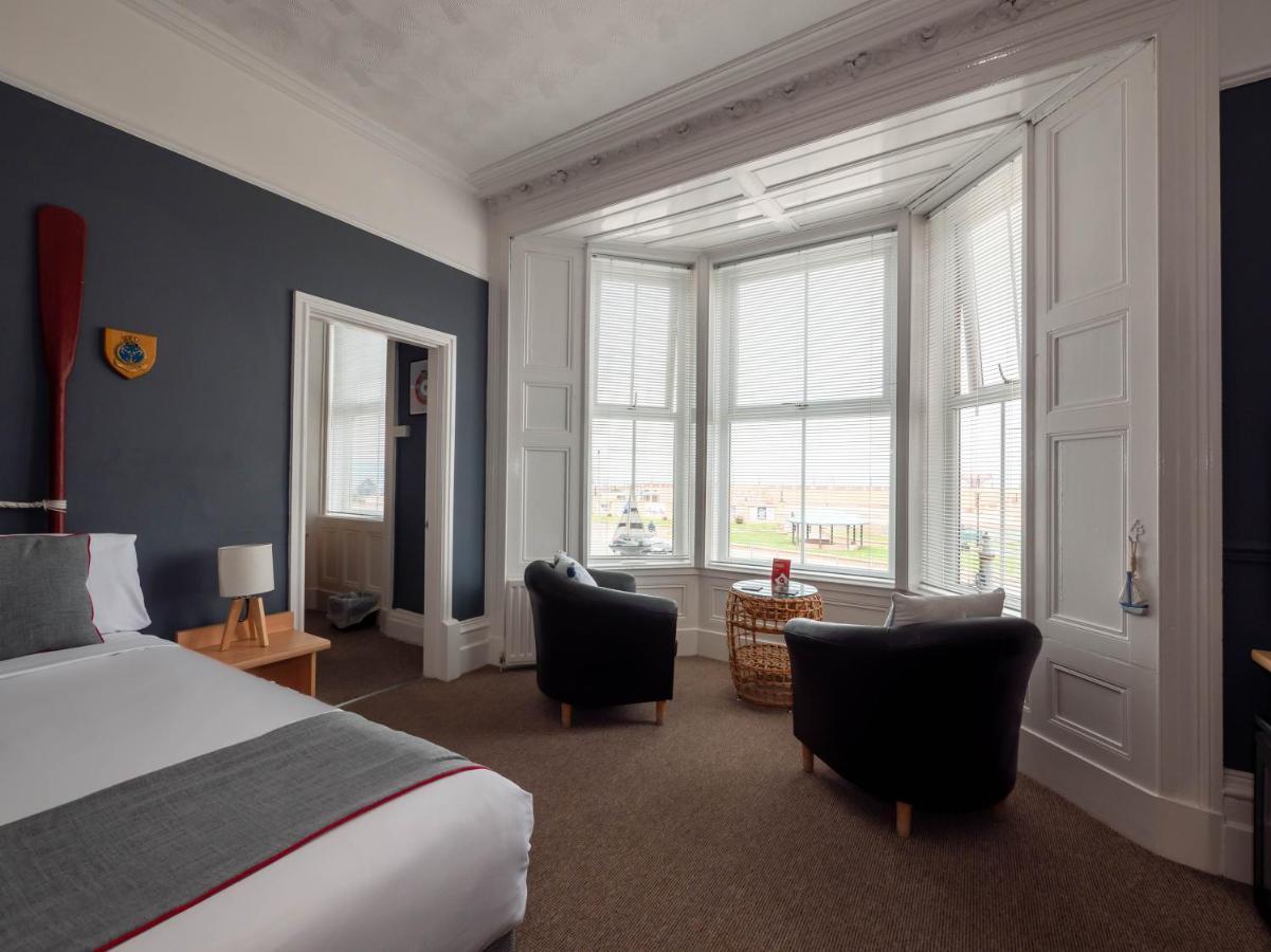 Oyo Pier Hotel Rhyl Buitenkant foto