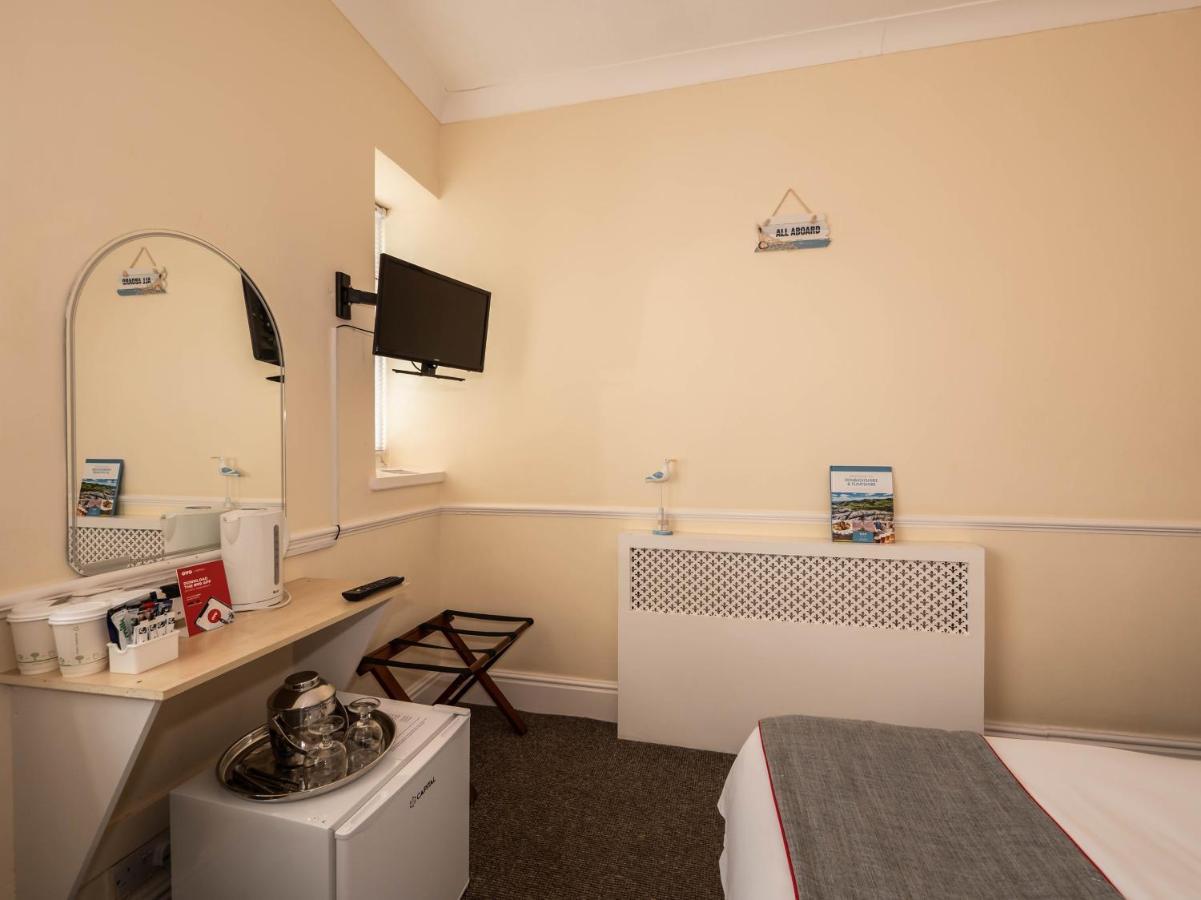 Oyo Pier Hotel Rhyl Buitenkant foto