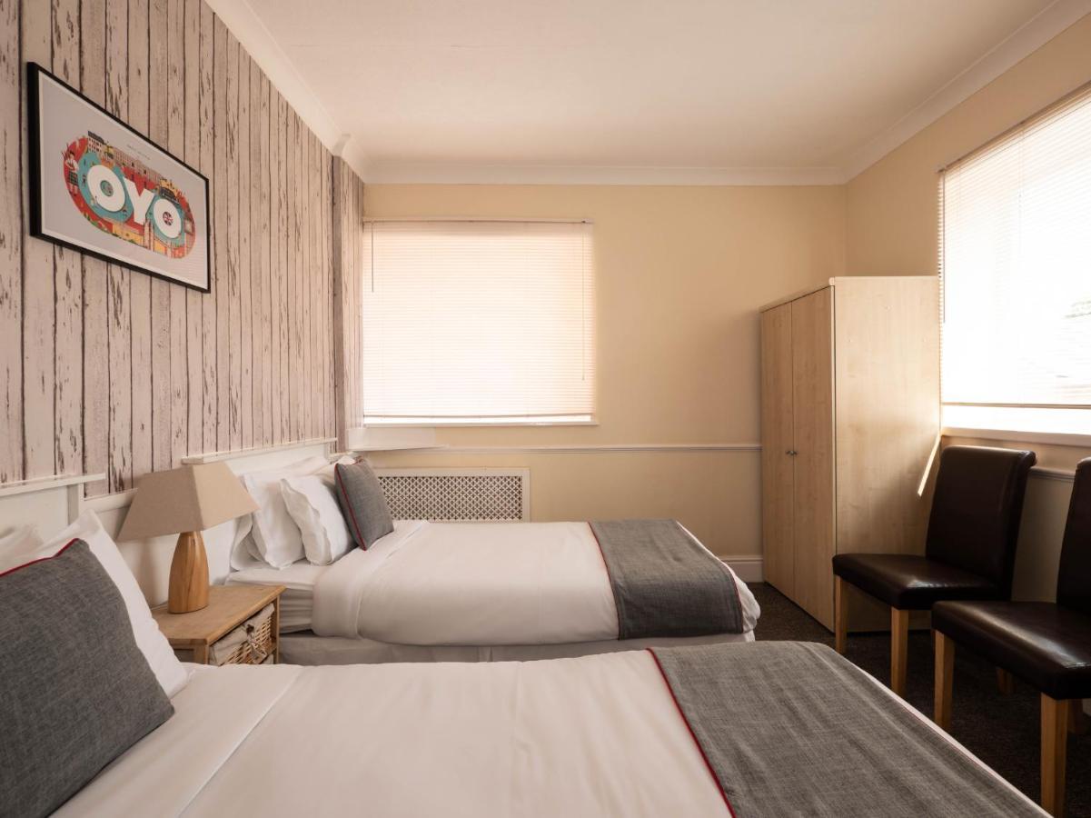 Oyo Pier Hotel Rhyl Buitenkant foto