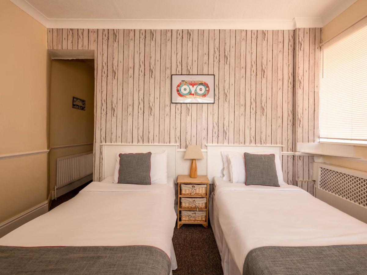 Oyo Pier Hotel Rhyl Buitenkant foto
