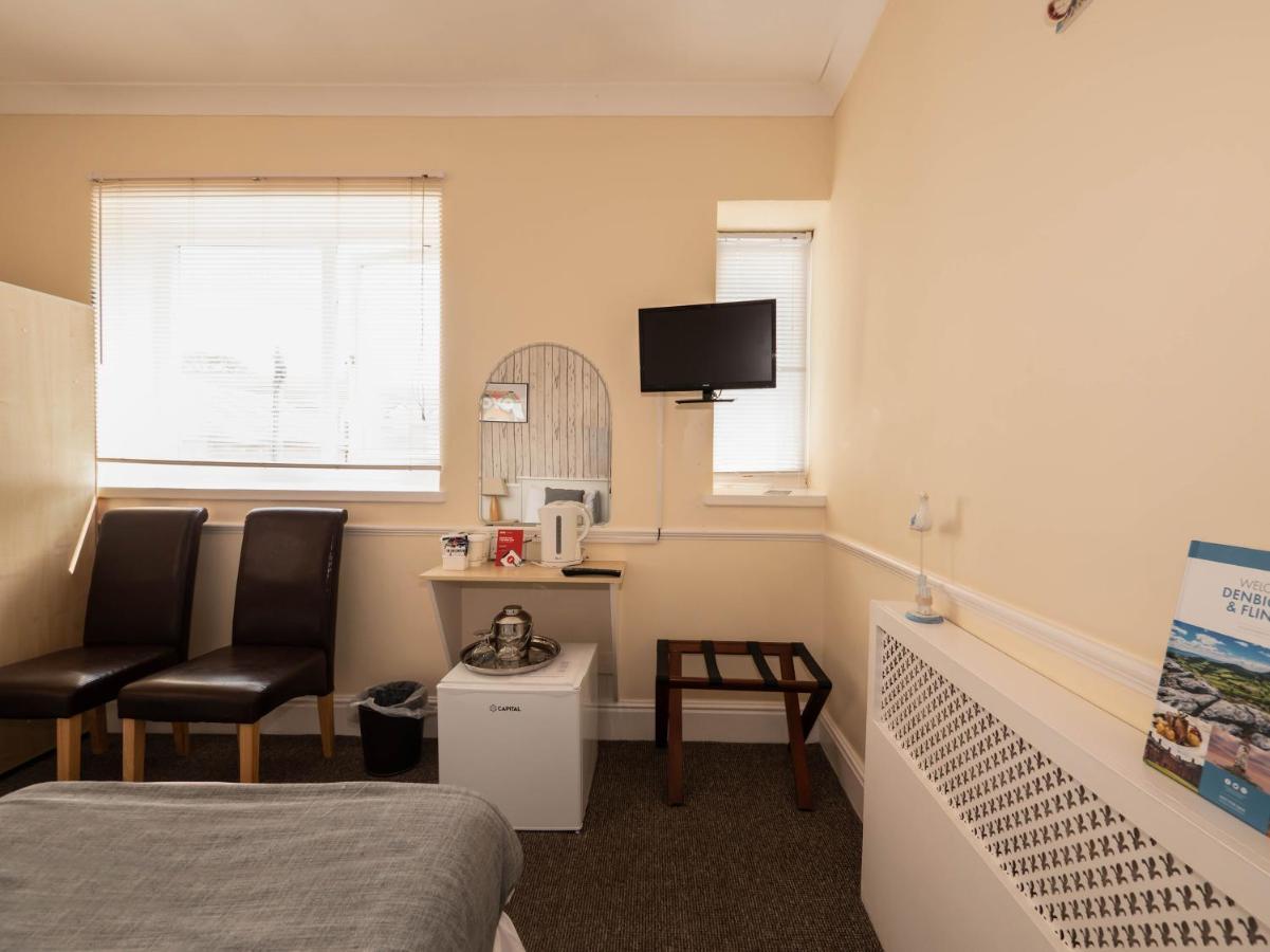 Oyo Pier Hotel Rhyl Buitenkant foto