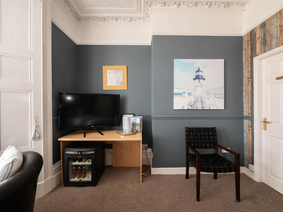 Oyo Pier Hotel Rhyl Buitenkant foto