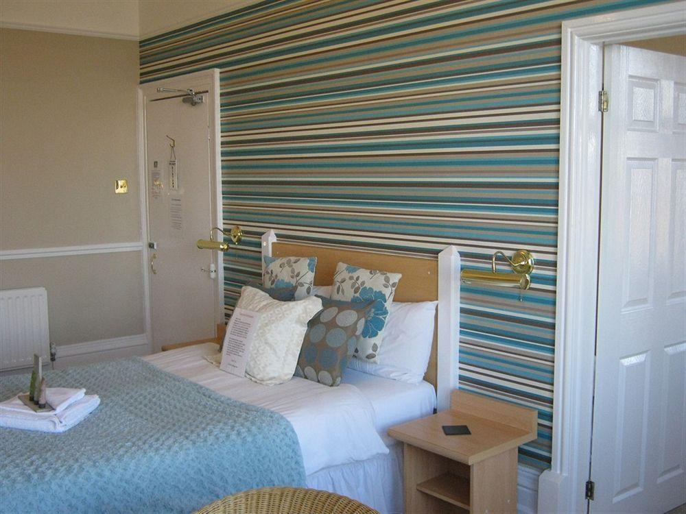 Oyo Pier Hotel Rhyl Buitenkant foto