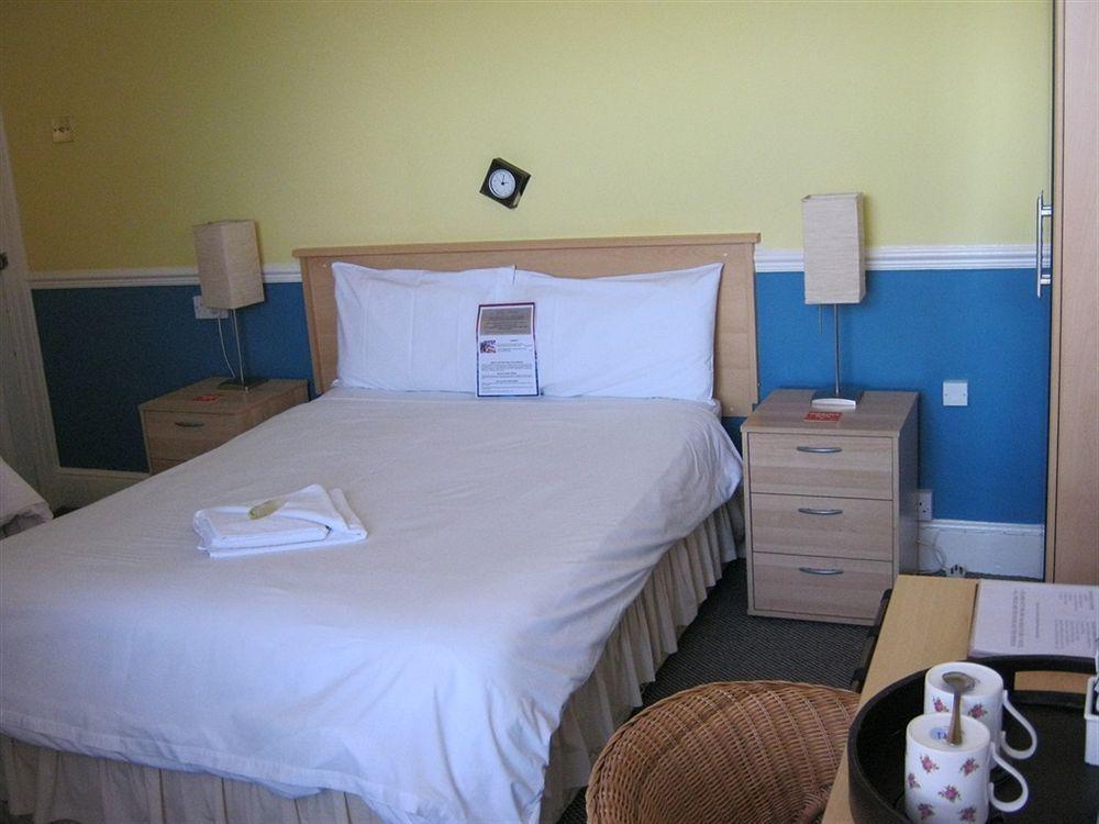 Oyo Pier Hotel Rhyl Buitenkant foto