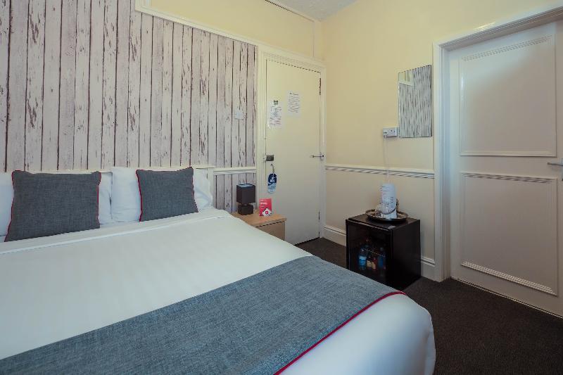 Oyo Pier Hotel Rhyl Buitenkant foto